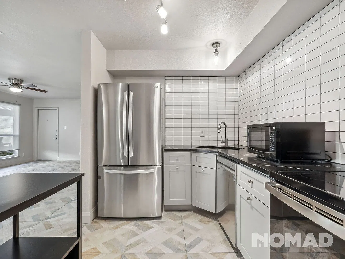2 Bedroom Single Family Home in Austin — Photo 2
