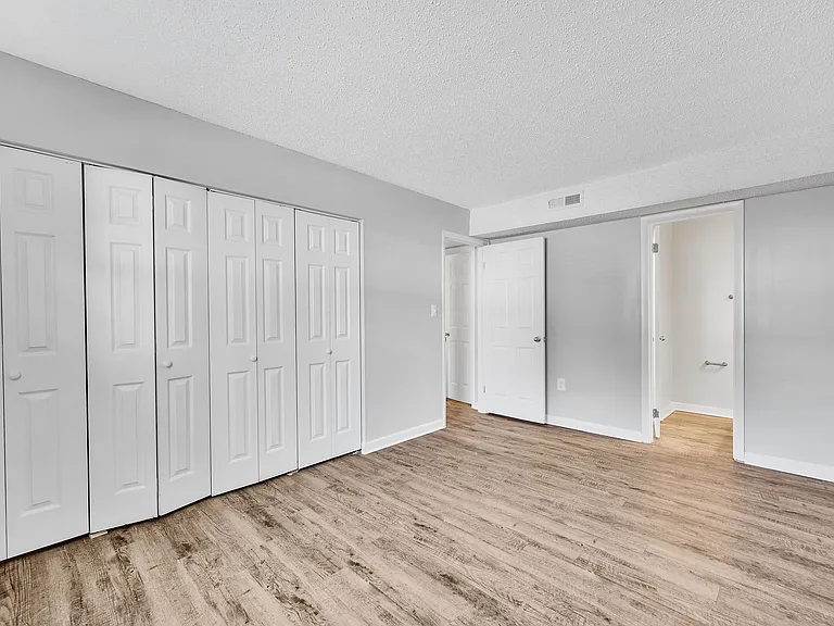 Willow Woods — Photo 7