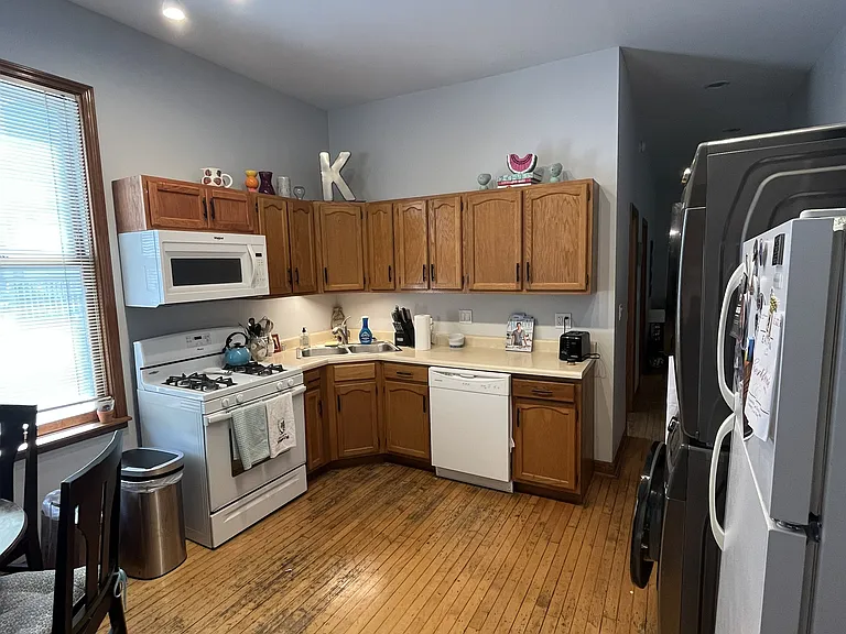 3607 N Wayne Ave — Photo 1