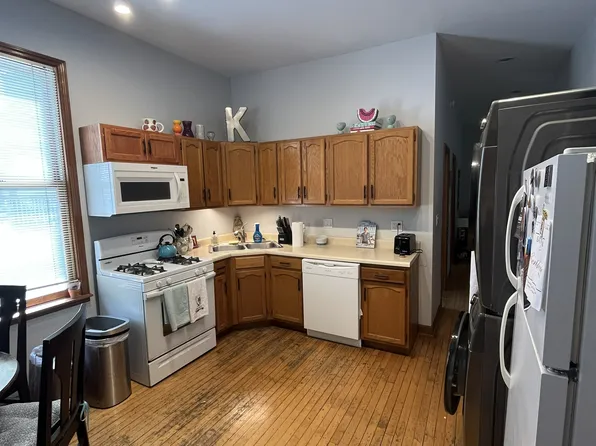 3607 N Wayne Ave, Chicago, IL 60613
