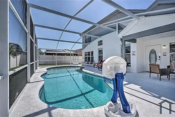 4 bed, 2000 sqft, $2,950 — Photo 2