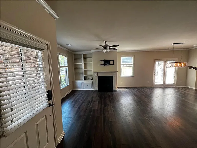 750 Village Field Ct — Photo 2