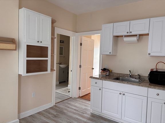 4th image of 9 Ward St #3