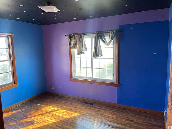 5th image of 125 Barclay St