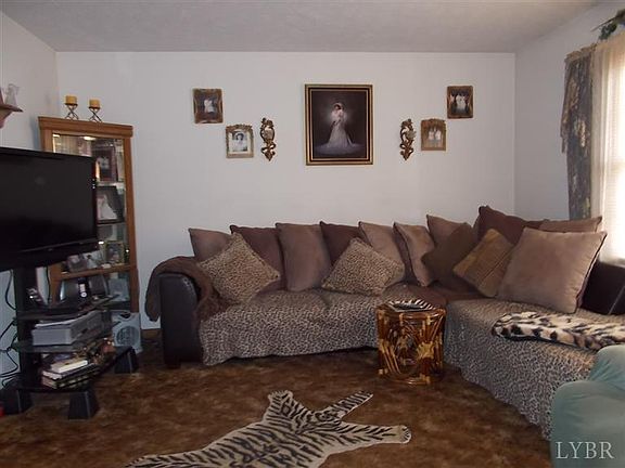 3rd image of 334 Woodland Dr