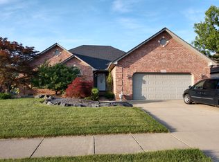 48985 Southway Dr, Macomb, MI 48044