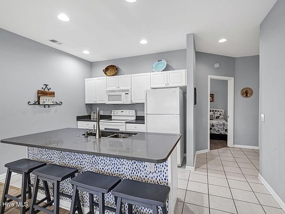 2nd image of 133 Avian Drive Apt 3411