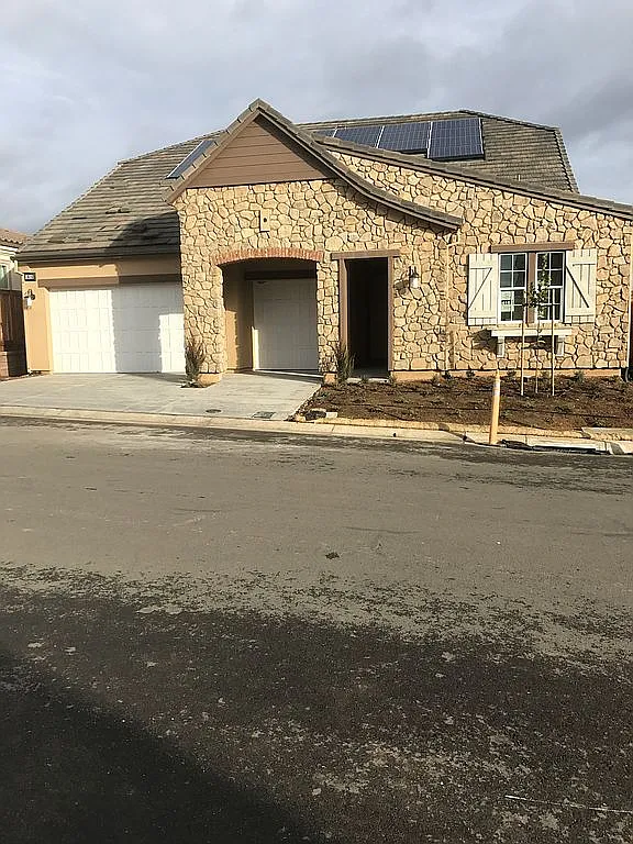 1615 Chianti Ln photo 1