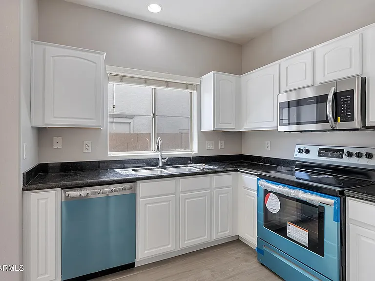 4728 E Laurel Ave — Photo 2