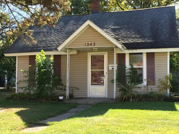 1242 Mason St NE, Grand Rapids, MI 49503