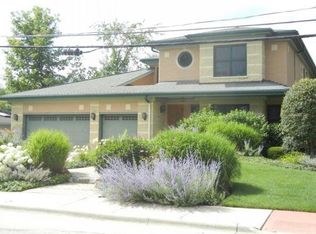 1104 Wincanton Dr, Deerfield, IL 60015