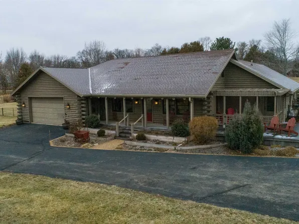 1009 County Rd, Oshkosh, WI 54904