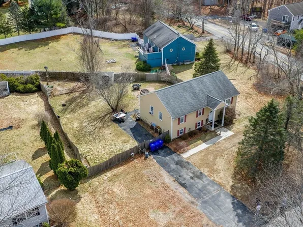 849 Crane Ave S, Taunton, MA 02780