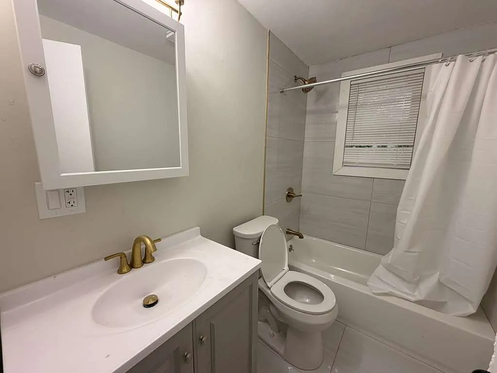 3 bed, $2,150 — Photo 3