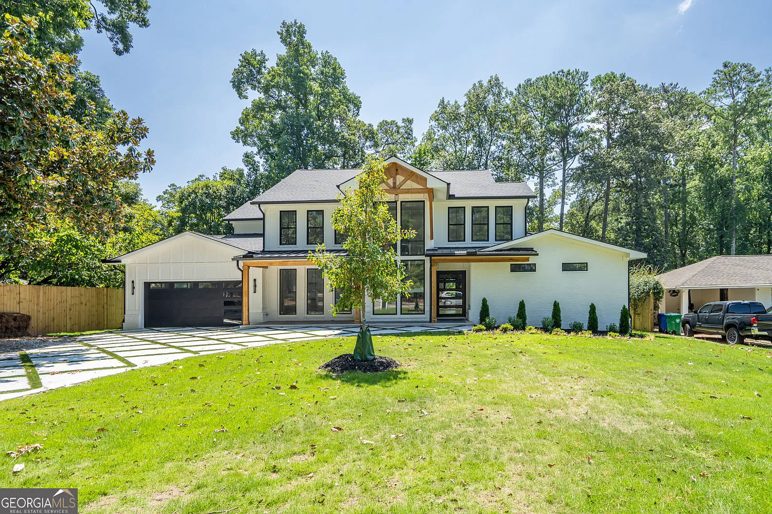 1653 Pamela Dr NE photo 1