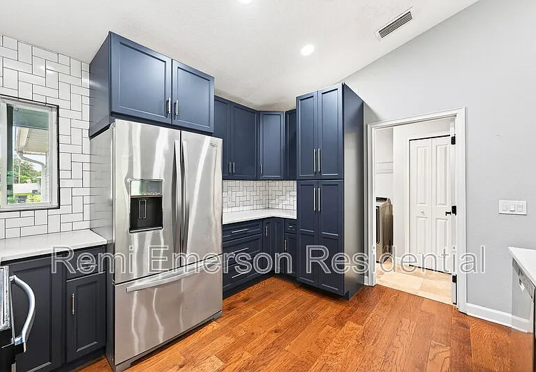 116 W 5th St — Photo 7