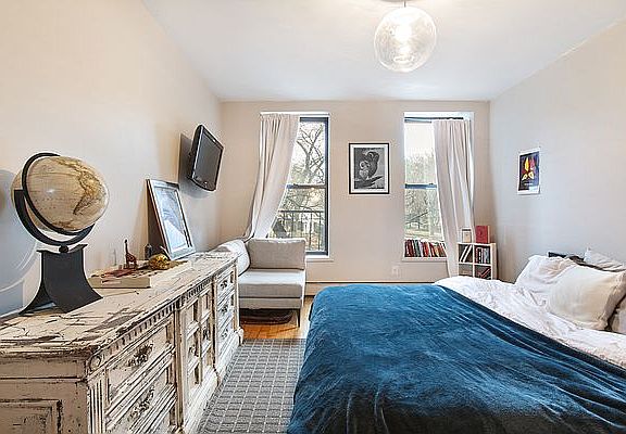 3rd image of 319 W 134th St APT 1W
