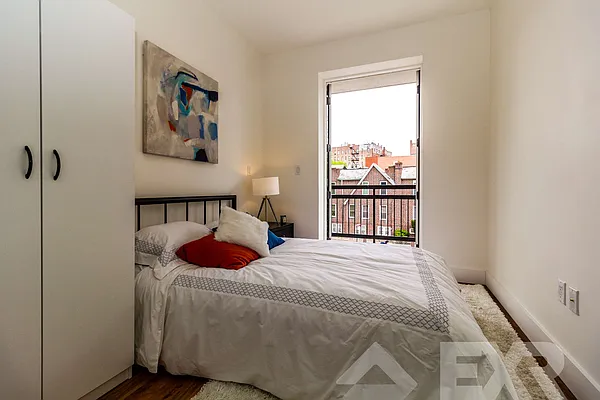 Rented by EXR | media 48