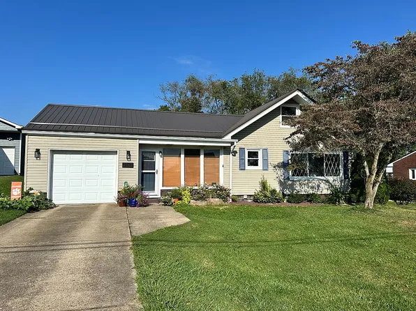 2045 Oak Dr, Ford City, PA 16226