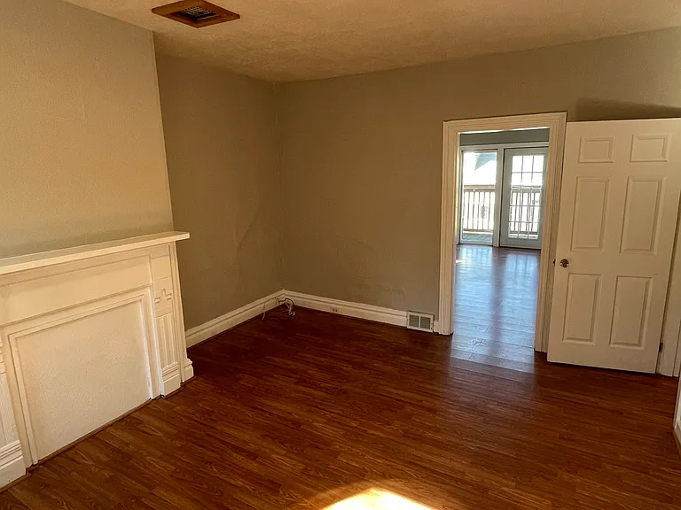 2622 Stella St — Photo 9