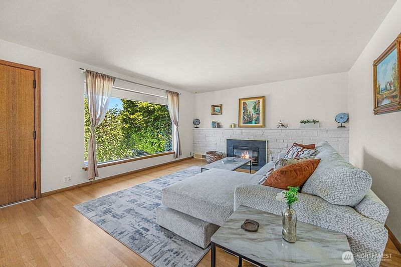 5th image of 5508 31st Avenue NE