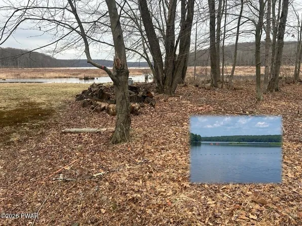 W Shore Dr, Hawley, PA 18428