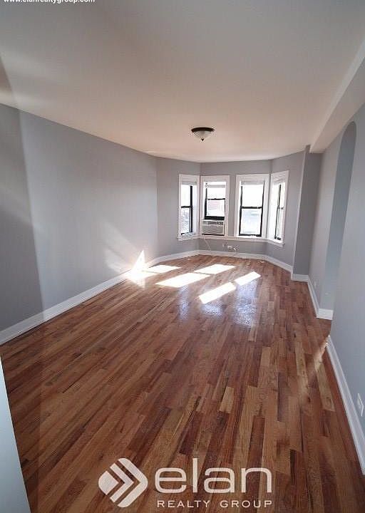 1st image of 550 W Arlington Pl APT 301