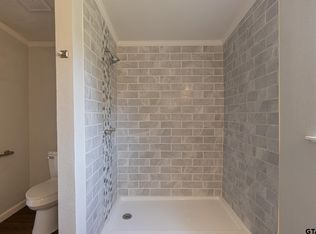 9338 Raspberry Ave, Frankston, TX 75763