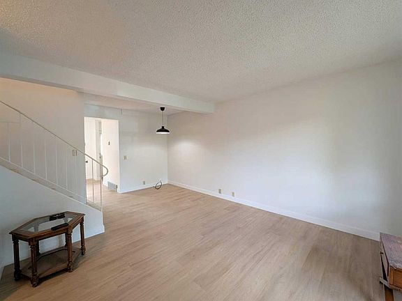 4th image of 137 E Bermuda Dr NW
