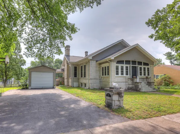 1830 S Maple Street, Carthage, MO 64836