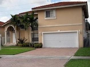 15711 SW 42nd Ter, Miami, FL 33185