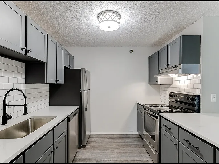 Renovated Kitchen | White Pines Apartments | Shakopee MN