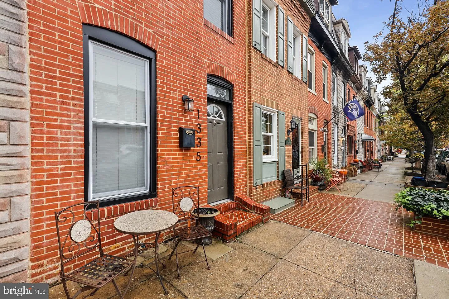 2 bed, 2.0 bath, 1081 sqft, $2,500 — Photo 2