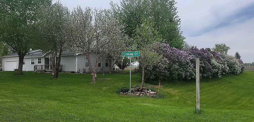 2nd image of 46898 Linkota Ct