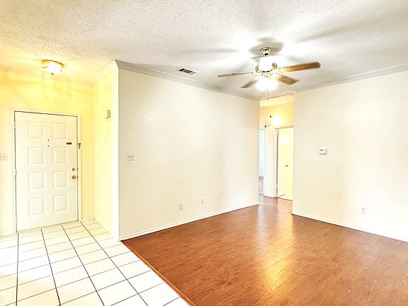 4th image of 5202 Wood Creek Ln