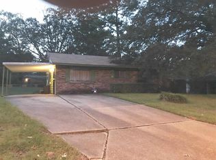 477 Queen Theresa Ln, Jackson, MS 39209