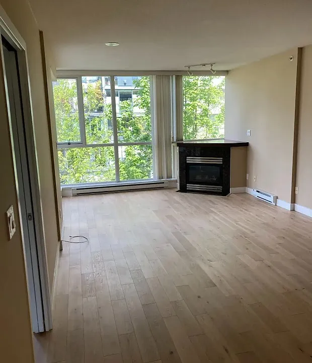 1450 W 6th Ave