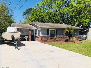 1225 Oliver St, Pascagoula, MS 39567