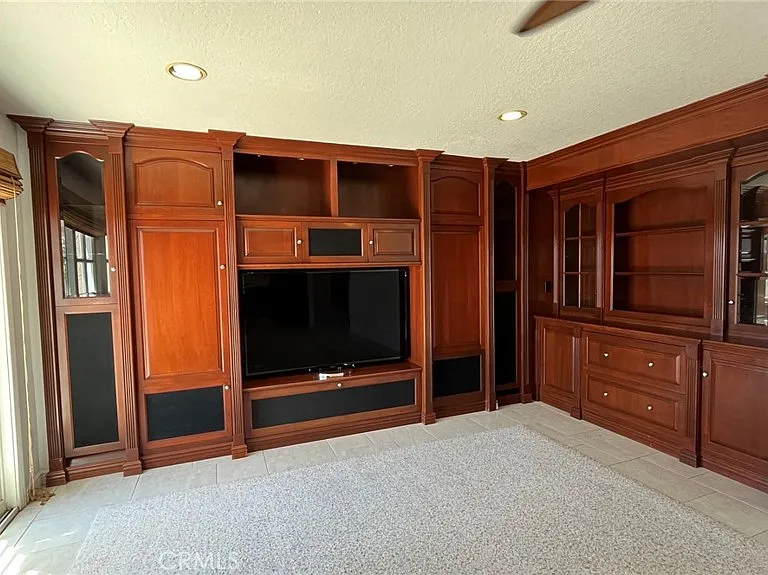 24574 Indian Hill Ln — Photo 29
