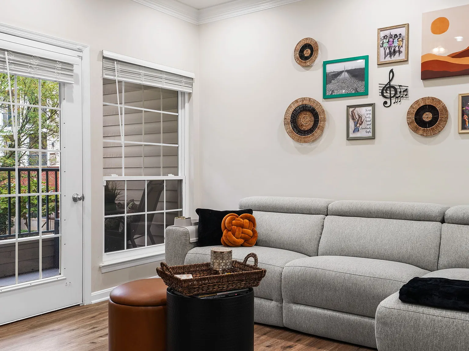1 bed, 771 sqft, $2,100 — Photo 2