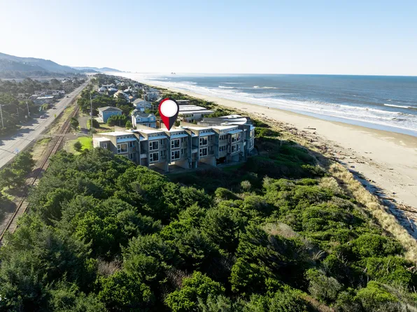 105 NW 23rd Ave APT 206, Rockaway Beach, OR 97136