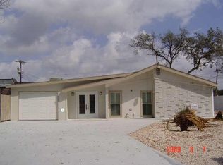 2438 Bayou Dr, League City, TX 77573