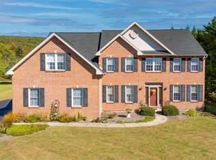 108 Highland Ct, Douglassville, PA 19518