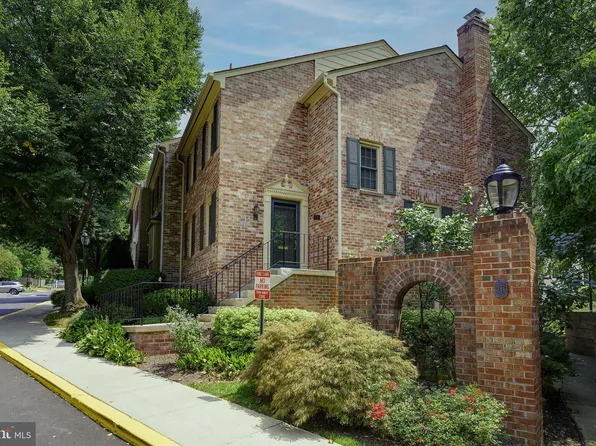 7518 Westlake Ter #32, Bethesda, MD 20817