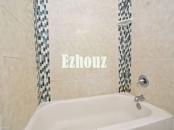 3249 westmont ave bath1