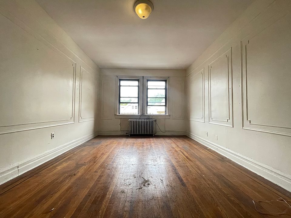 2nd image of 68 Van Reypen St #31E