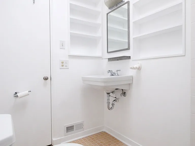 1202 Gold Ave SW — Photo 10