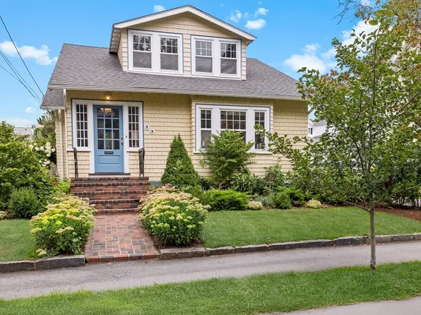 44 Antwerp St, Milton, MA 02186