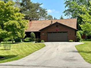 77 Ayer Rd, Williamsville, NY 14221