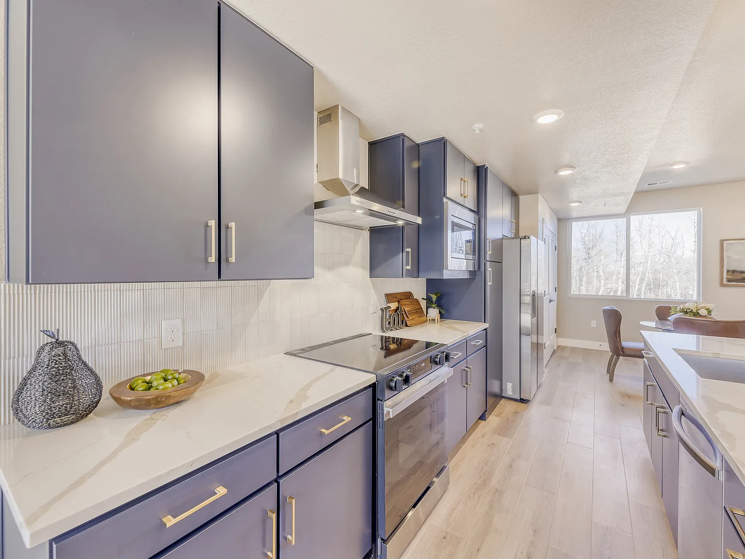 3 bed, 1867 sqft, $3,499 — Photo 3